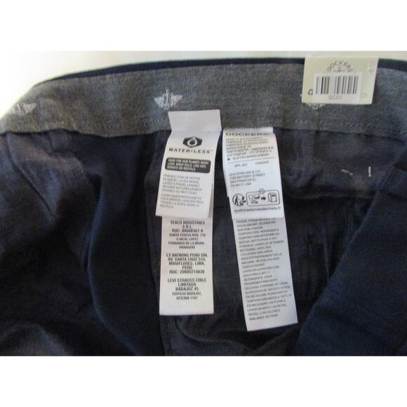 Dockers NAVY B&T Signature Iron Free Khaki with Stain Defender Pants 50x 32 NWT - Picture 6 of 7